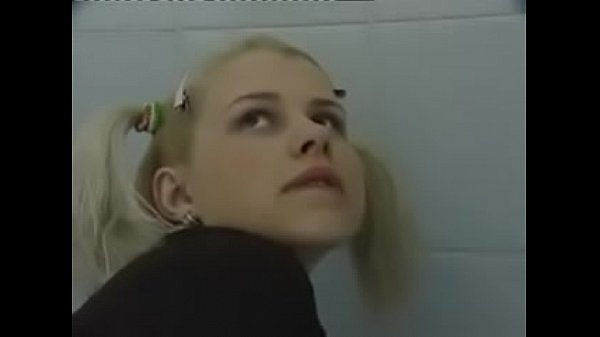 Lehacen feliz a colegiala