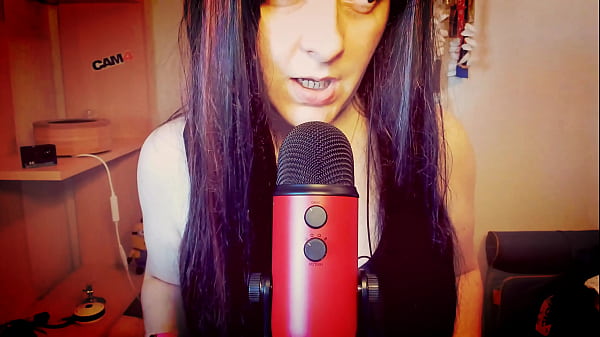 Sensual mouth sounds for beautiful italian milf 