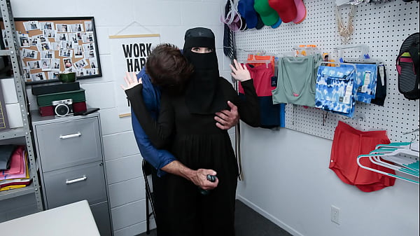 Teen Caught HidingExpensive Underwear Under Her Hijab Perp4k