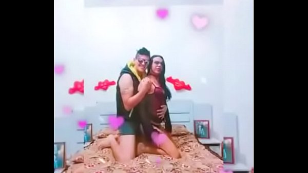 Thaynara dan&ccedil;ando 