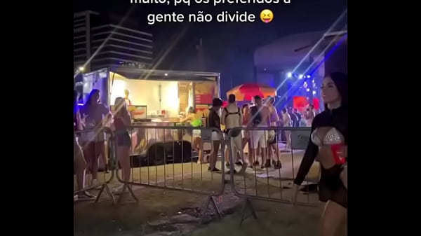 Nonton Famosas thumbnail