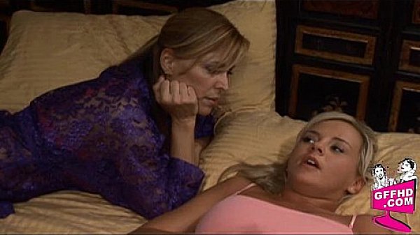 Nonton Girls Enjoying Girls 1006 thumbnail