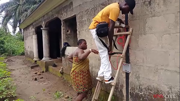 Play MP4 - HE CAME FOR ELECTRICAL WIRING IN MY NEW HOUSE&comma; I COULD'NT RESIST TO FUCK HIM OUTDOOR