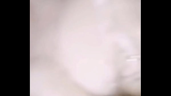 Play MP4 - The milf had to jump on top and spread her legs