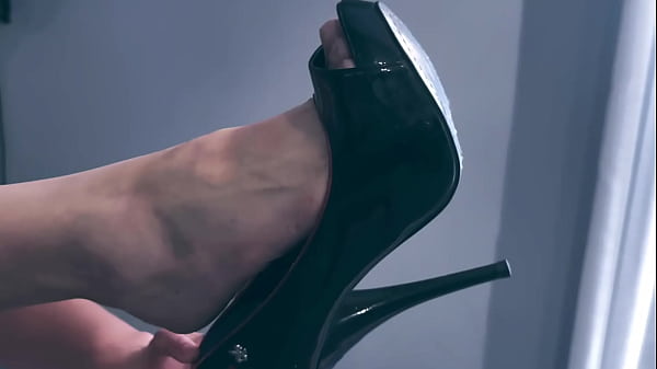 Nonton I Want You Kissing, Licking & Sniffing My Sweaty Feet thumbnail