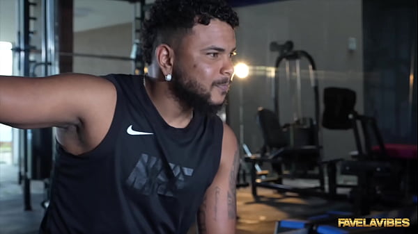 Nonton Na Casa Das Proibidas, A Mila Hot Puxou O Treino E Deu Gostoso Na Academia Do Fv Para Dois Brutos | Mila Hot | Felipe Costa | Erick Frei thumbnail