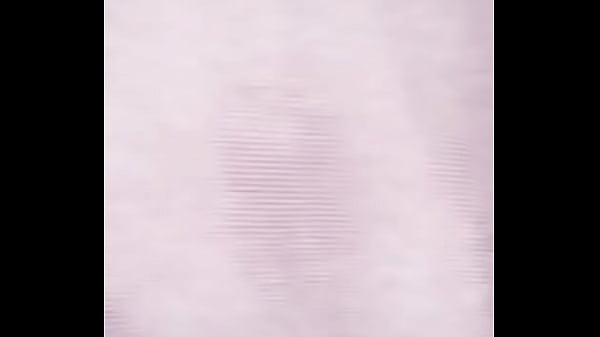 Play MP4 - Bajo las sabanas mi vecino me folla en secreto mientras ve&iacute;amos Netflix