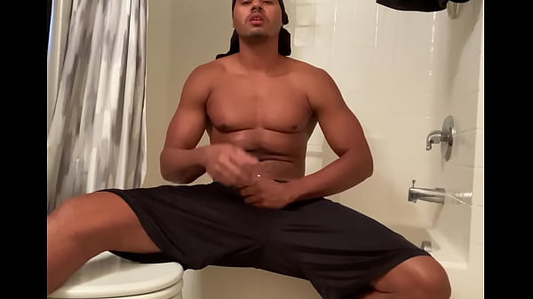 Shawn1hood Forearm Masterbation With The Water Running thumbnail