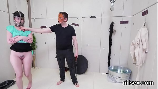 Crazy tart gets her fuckholes spread and intensely nailed 