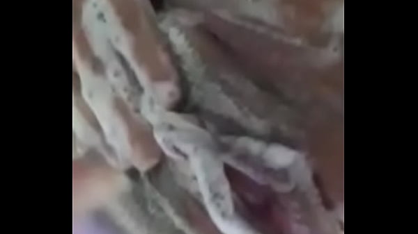 Esposatomandobanho ese depilando