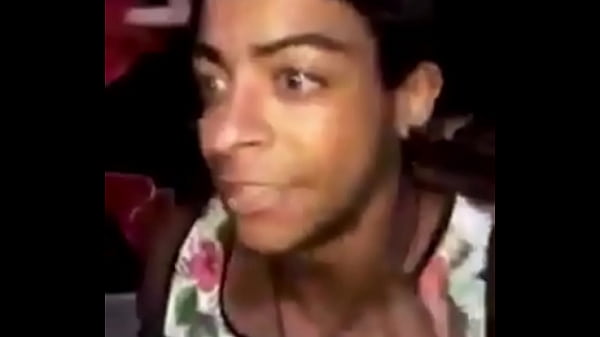 Play MP4 - Everson Zoio fazendo m&aacute;gica com a l&iacute;ngua cantando eminem