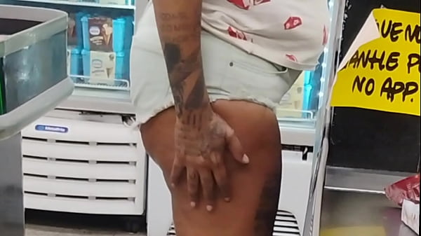 Nonton Se Exibindo Feliz Pois O Amante Vai Ar Mais Tarde thumbnail