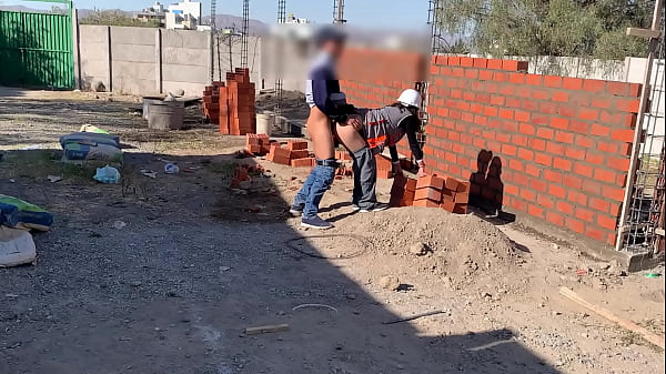 Play MP4 - ingeniera venezolana follando con un obrero