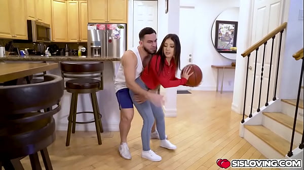 Play MP4 - sisloving&period;com-Stepsister Violet Gems getting horny and starts sniffing my boxer while she masturbates