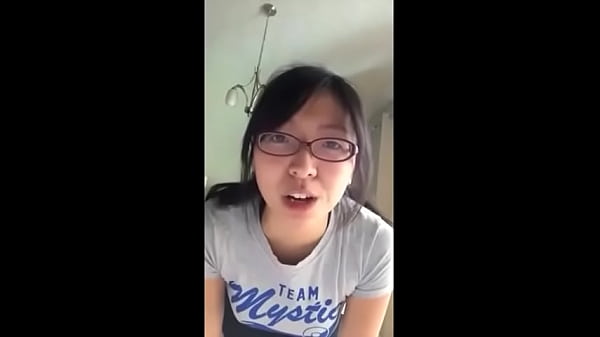 TaiwxxLinda McDonald_s staff_flashingboobs live in USA