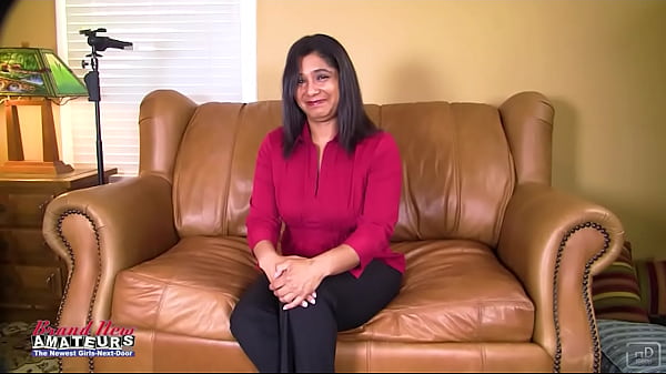 Big Titted Brunette Hottie Zenee Gives A Bj And Gets Her Twat Banged! thumbnail