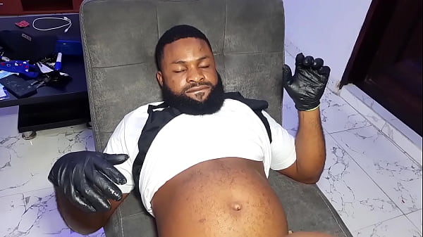 My female client asked me to fuck her with my big dick after drawing tattoo on her ass and pussy area