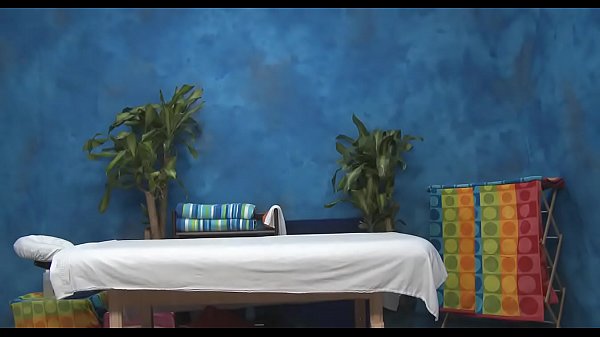 Nonton Active Masseuse Gives A Head Job thumbnail