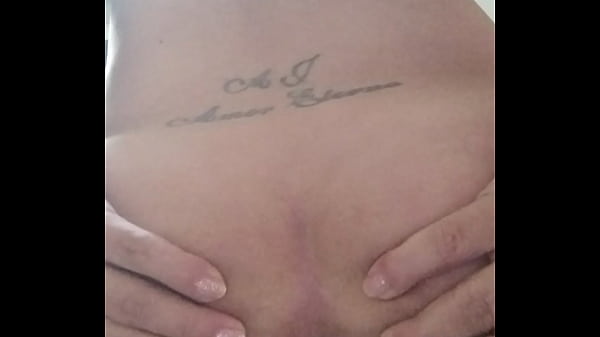 piscando o cuzinho querendo ativo