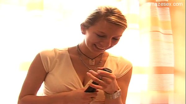 Glamour model_b gagging