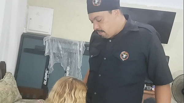 Tive que dar_a periquita para nãoser presa veja completo no red