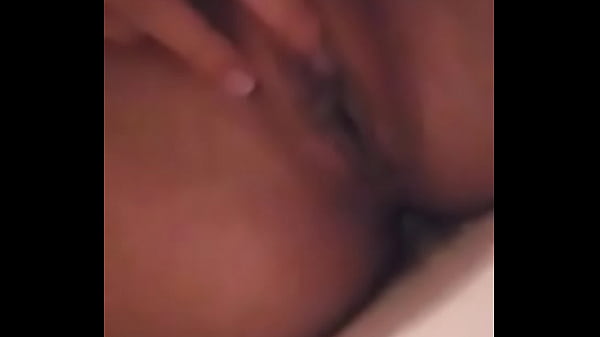 Miprima de 19 años me envió su_pack