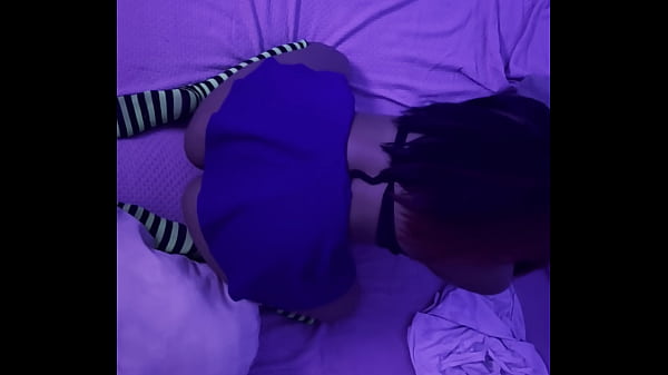 Play MP4 - atrapada masturbandose por compa&ntilde;ero de cuarto