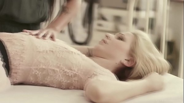 Play MP4 - VivThomas - Hungarian cuties Candy Sweet and Lauren