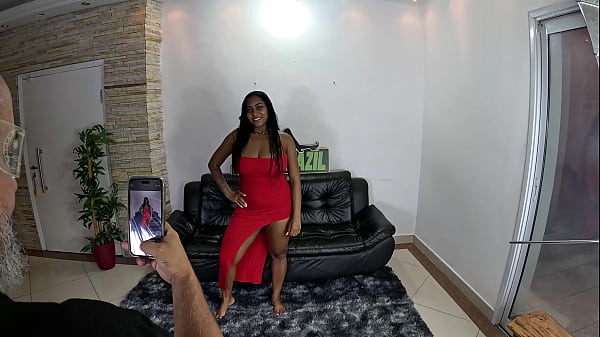 Play MP4 - Leticia Barberino estreando na Mans&atilde;o apronta com ator novato