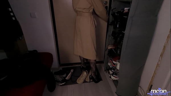 Nonton Ordered A Hooker, Ex-classmate Arrives, Dirty Talk thumbnail