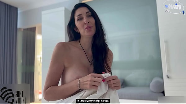 Play MP4 - Top model gets cum on her face