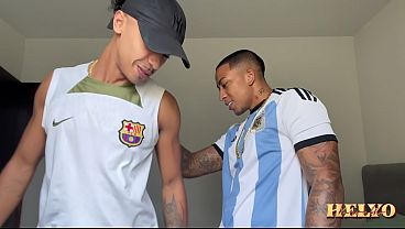 Gostou Do Uniforme Do Parceiro Que Estava Marcando O Rab&atilde;o thumbnail