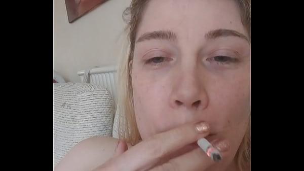 Play MP4 - Trying to smoke sexy