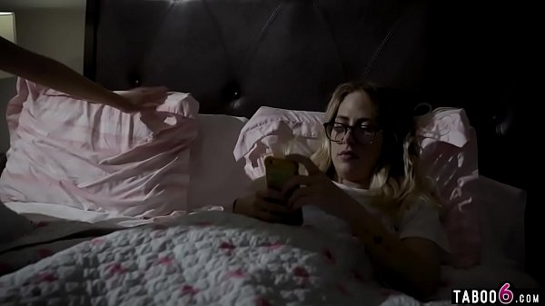 Second parents get with stepdaughter teenie in a 3way