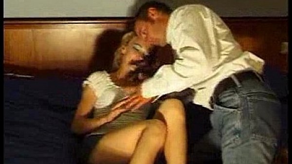 Nonton Tight Blonde Gets Laid - Boysiq thumbnail