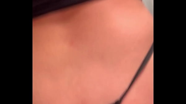 Le encanta la verga y las tangas 