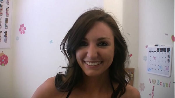 Jenny Welch Gets Pantyhose Ripped Off While Giving Lap Dance thumbnail