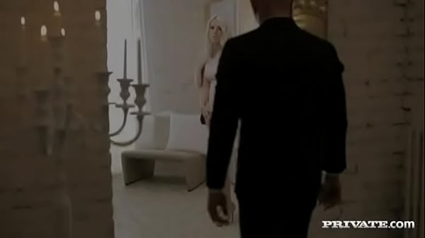 Nonton Blanche Gets A Nice Meal Before A Good Hard Fuck From Her Man thumbnail