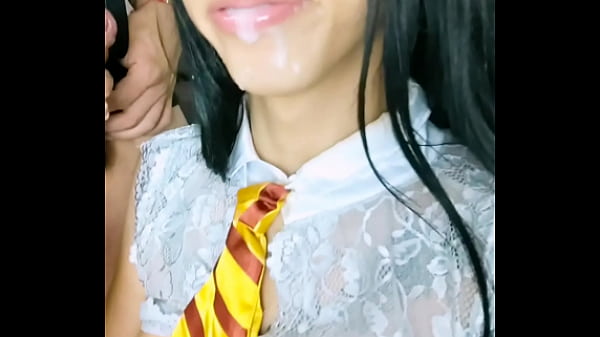 Play MP4 - Semen en la cara y boca