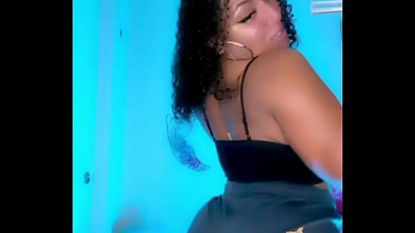 Nonton Twerking thumbnail