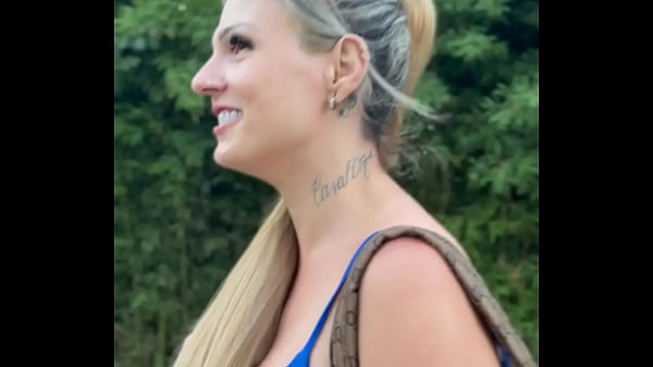 Play MP4 - Mostrou o cu e a bucetinha no mercado e deu a buceta pro Gerente no estoque do supermercado &lpar; v&iacute;deo em publico amador &rpar;&period;