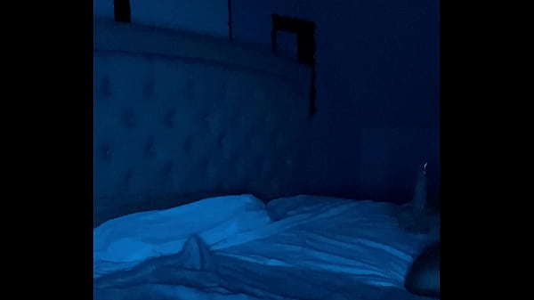 Nonton Milky Blue Pussy Night thumbnail