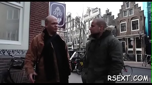 Black cutiesucks alarge pole