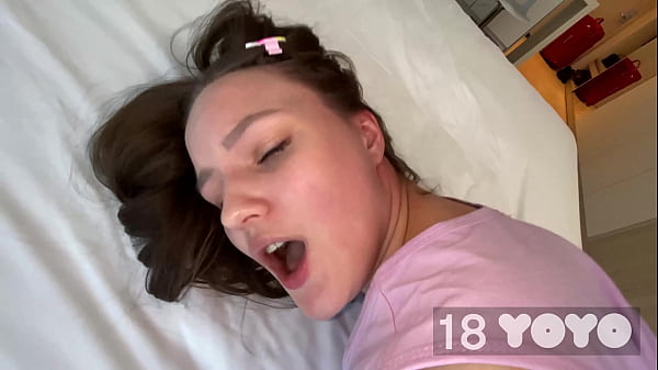 MY STEPBROTHER CUM INSIDE ME AND CUM FROM MY PUSSY SPLASHEDINTO HIS EYES