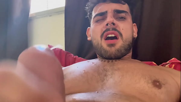 Play MP4 - BANHO DE PORRA&comma; VERS&Aacute;TIL SAFADO DANDO LEITADA