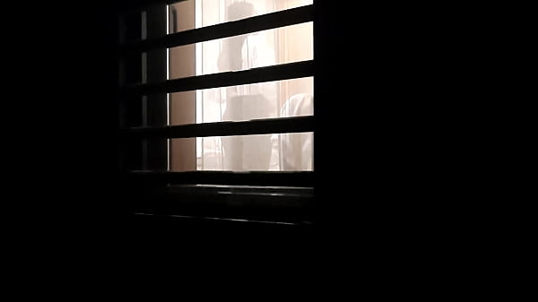 Vizinha s mostra paramim na_janela