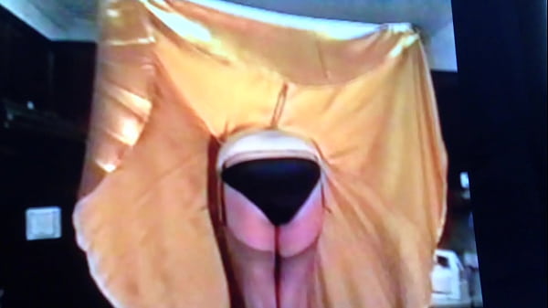 Nonton Raising Her Skirt To Comply With His Wishes thumbnail