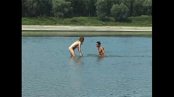 Play MP4 - Sex outdoor for this beautiful couple