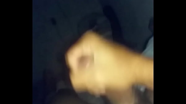 Meu primo batendo uma na madrugada 