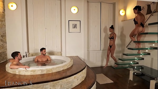 Nonton Jacuzzi Turns Into A Wild Orgy &ndash; Hardcore Group Sex With No Limits thumbnail